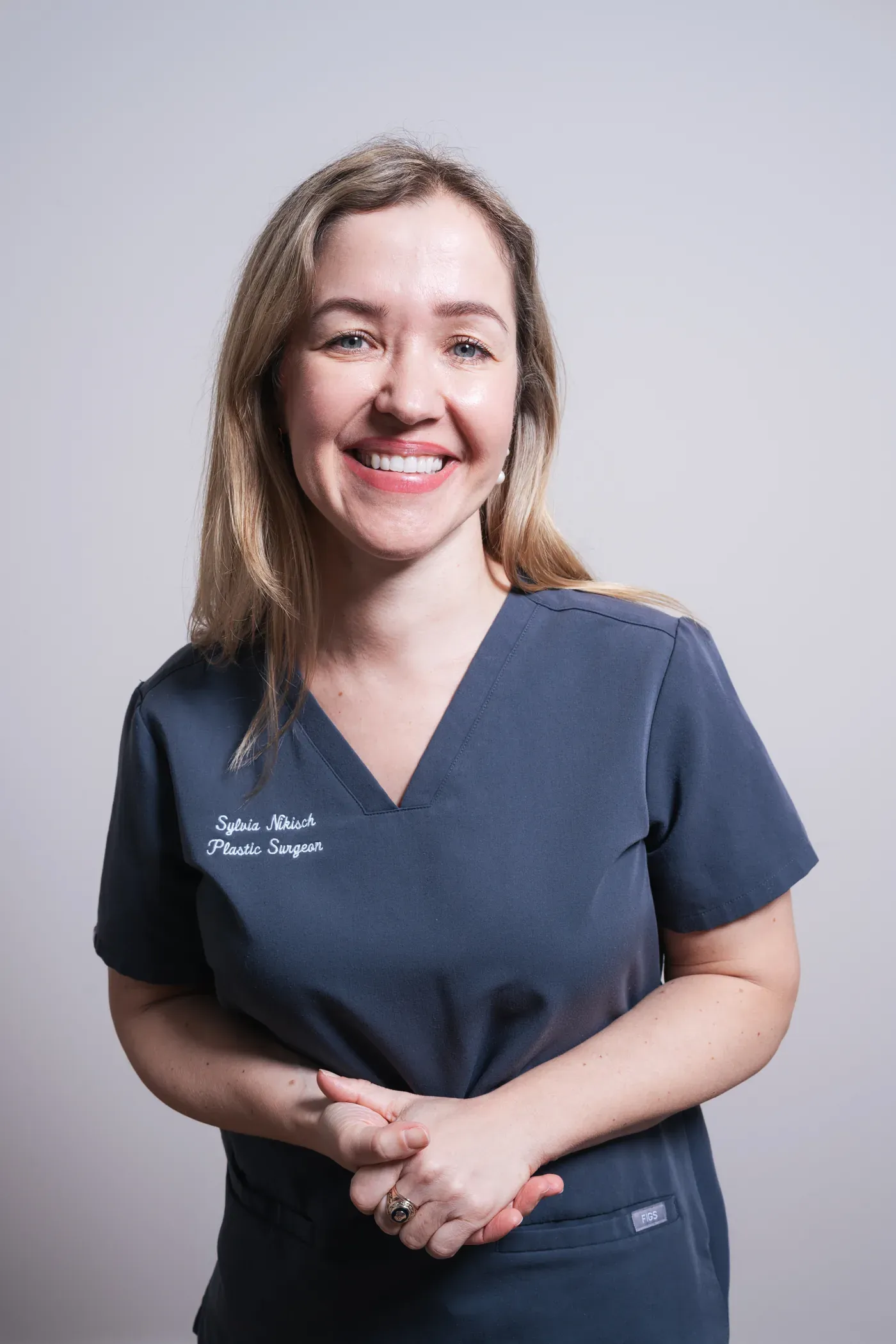 Sylvia Nikisch, Fachärztin für Plastische, Rekonstruktive und Ästhetische Chirurgie in Frankfurt
